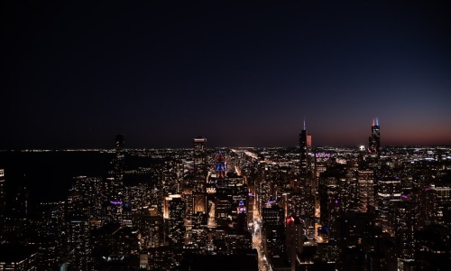 Luxury apartments downtown Chicago skyline at sunset - Luxury apartments downtown Chicago